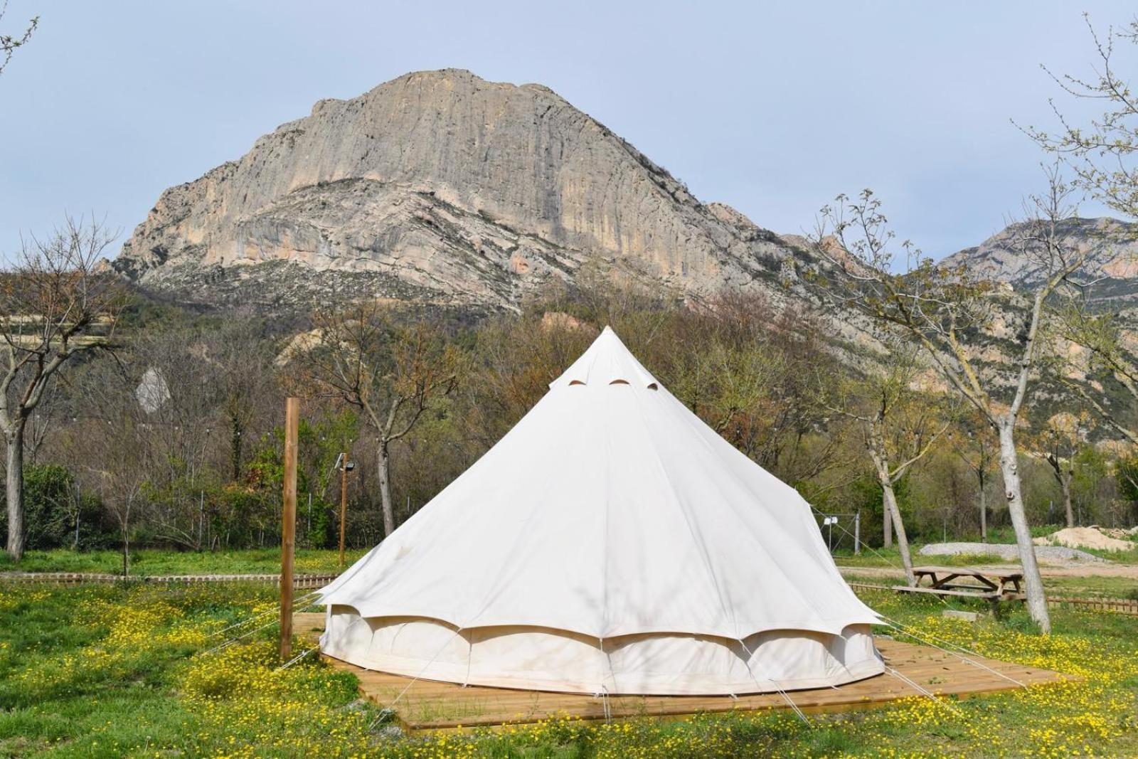 Camping Oliana Exterior photo